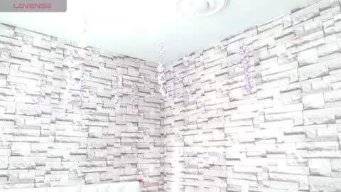 Snapshot of vanse_lust chatting on 09/09/25, 09:14 Karuna online show from 09/09/25, 09:14