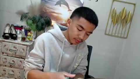 vanxxx2005 online show from 02/17/25, 06:15