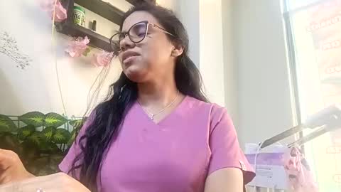 Snapshot of vanyxxxx chatting on 11/19/25, 09:48 vanyxxxx online show from 11/19/25, 09:48