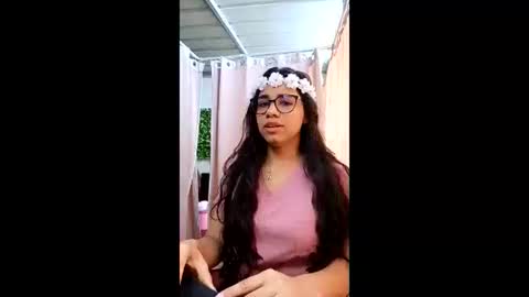 Snapshot of vanyxxxx chatting on 11/20/25, 05:01 vanyxxxx online show from 11/20/25, 05:01