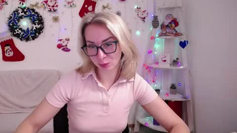 Snapshot of vasilisasii chatting on 12/23/24, 12:19 Vasilisa online show from 12/23/24, 12:19