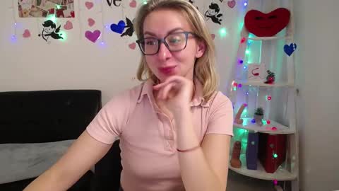 Snapshot of vasilisasii chatting on 02/05/25, 12:27 Vasilisa online show from 02/05/25, 12:27