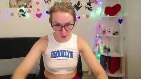 Snapshot of vasilisasii chatting on 03/07/25, 01:29 Vasilisa online show from 03/07/25, 01:29