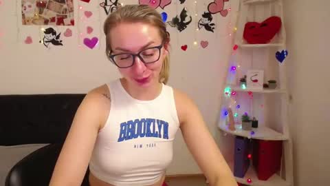 Snapshot of vasilisasii chatting on 03/07/25, 05:17 Vasilisa online show from 03/07/25, 05:17