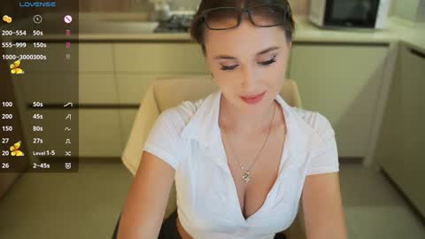 Snapshot of vasillisa chatting on 12/20/24, 06:56 Vasilisa online show from 12/20/24, 06:56