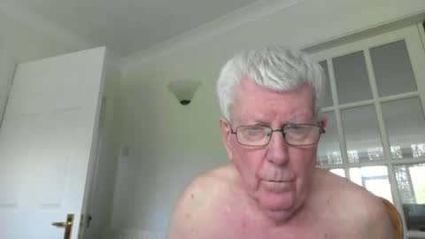 Snapshot of vassus chatting on 04/15/26, 03:19 vassus online show from 04/15/26, 03:19