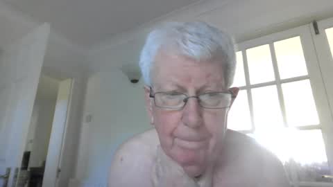 Snapshot of vassus chatting on 08/01/26, 07:51 vassus online show from 08/01/26, 07:51