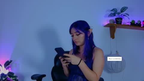 Snapshot of vayolett_dakotta chatting on 10/26/25, 01:55 Vayolett online show from 10/26/25, 01:55