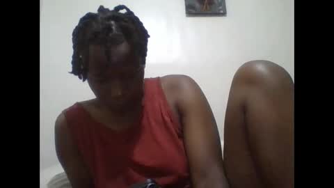 Snapshot of vee_tommy chatting on 05/19/26, 04:19 Vee tommy online show from 05/19/26, 04:19