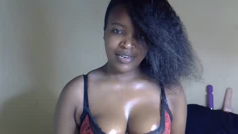 Snapshot of veesazii chatting on 05/14/26, 04:19 veesazii online show from 05/14/26, 04:19