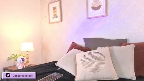 Vee Simons online show from 01/31/26, 07:56