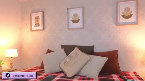 Vee Simons online show from 02/11/26, 08:25