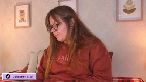 Vee Simons online show from 02/25/26, 07:45