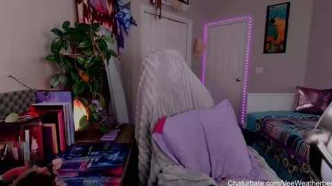 Violet Weatherbee online show from 01/04/25, 06:30