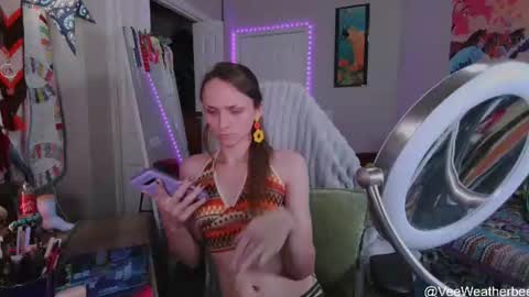 Snapshot of veeweatherbee chatting on 08/06/26, 10:44 Violet Weatherbee online show from 08/06/26, 10:44