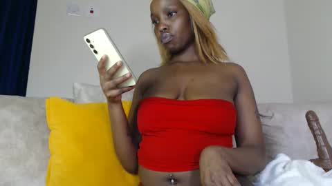 Snapshot of veey_dellah chatting on 04/13/26, 03:39 veey online show from 04/13/26, 03:39