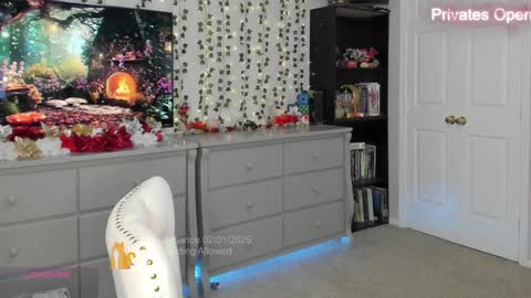 Snapshot of vegas_romance chatting on 02/02/25, 01:23 vegas_romance online show from 02/02/25, 01:23