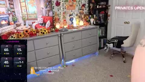 vegas_romance online show from 11/12/25, 12:00