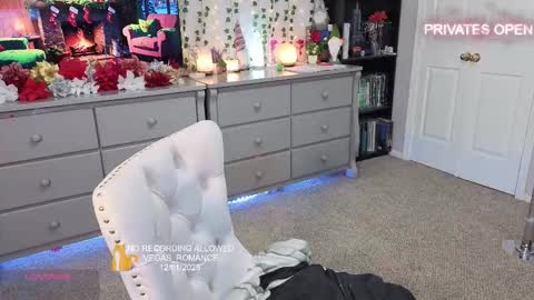 vegas_romance online show from 12/02/25, 03:45