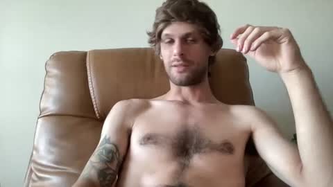 Snapshot of vegassangel chatting on 07/28/26, 01:01 Joeyyy online show from 07/28/26, 01:01
