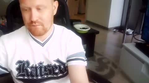 Snapshot of velikiibelyi17 chatting on 07/14/26, 08:41 Deniel online show from 07/14/26, 08:41