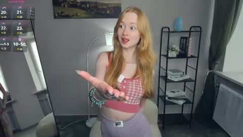 Snapshot of velinavoss chatting on 07/26/26, 12:01 Alice online show from 07/26/26, 12:01