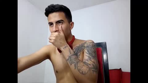 velk_hot1 online show from 03/01/25, 12:17