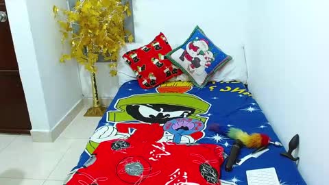 velk_hot1 online show from 12/20/25, 06:59