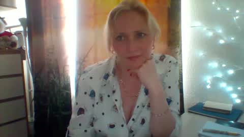 velka_raspberry online show from 05/26/26, 03:19