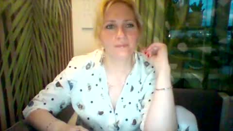 velka_raspberry online show from 06/05/26, 08:14