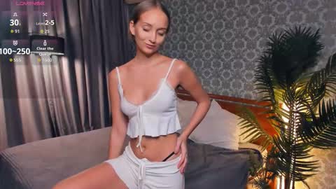 Eva online show from 11/29/25, 11:24