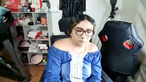 Im VelaI will be Christmas and New Year with my family December 22 to January 13 I will miss you guys. online show from 04/11/26, 04:28