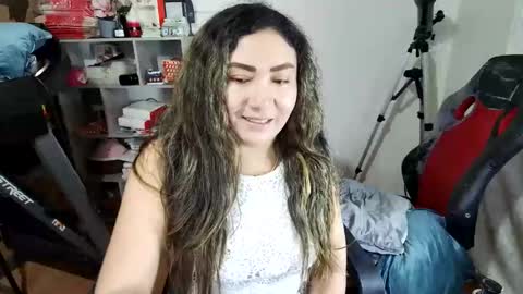 Snapshot of vellarossa chatting on 05/12/26, 05:26 Im VelaI will be Christmas and New Year with my family December 22 to January 13 I will miss you guys. online show from 05/12/26, 05:26