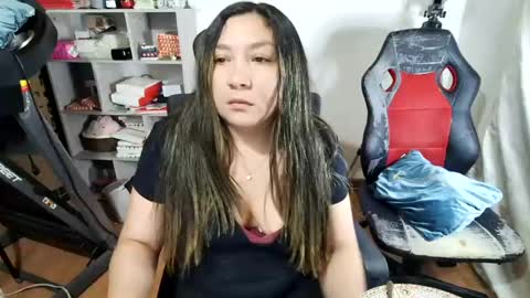 Snapshot of vellarossa chatting on 06/21/26, 03:42 Im VelaI will be Christmas and New Year with my family December 22 to January 13 I will miss you guys. online show from 06/21/26, 03:42