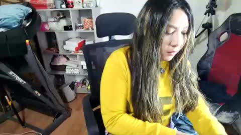 Snapshot of vellarossa chatting on 06/23/26, 06:33 Im VelaI will be Christmas and New Year with my family December 22 to January 13 I will miss you guys. online show from 06/23/26, 06:33