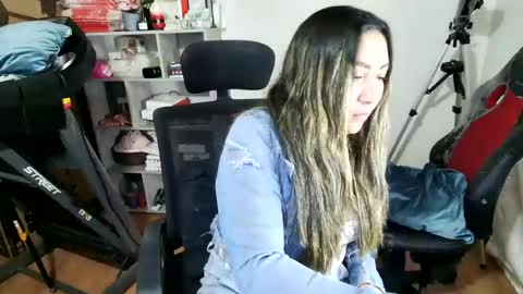 Snapshot of vellarossa chatting on 07/08/26, 03:33 Im VelaI will be Christmas and New Year with my family December 22 to January 13 I will miss you guys. online show from 07/08/26, 03:33
