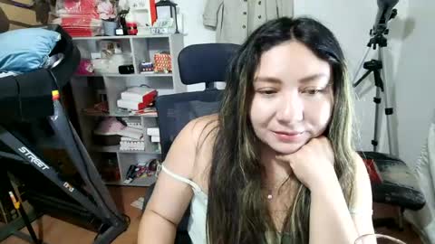 Snapshot of vellarossa chatting on 07/11/26, 04:37 Im VelaI will be Christmas and New Year with my family December 22 to January 13 I will miss you guys. online show from 07/11/26, 04:37