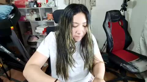 Snapshot of vellarossa chatting on 07/13/26, 06:05 Im VelaI will be Christmas and New Year with my family December 22 to January 13 I will miss you guys. online show from 07/13/26, 06:05