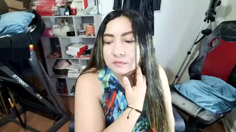 Snapshot of vellarossa chatting on 07/23/26, 04:10 Im VelaI will be Christmas and New Year with my family December 22 to January 13 I will miss you guys. online show from 07/23/26, 04:10