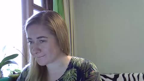 Snapshot of velly_vassa chatting on 11/17/25, 07:58 velly_vassa online show from 11/17/25, 07:58