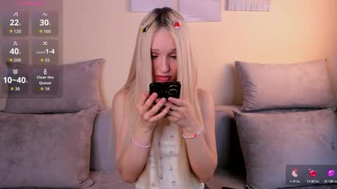 Hi im Hannah online show from 03/17/26, 05:44