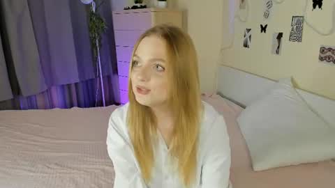 Snapshot of velourorbit chatting on 06/16/26, 09:17 Hi im Hannah online show from 06/16/26, 09:17