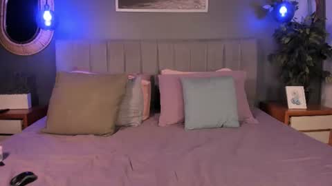 Snapshot of veluna_ chatting on 06/30/26, 11:11 veluna_ online show from 06/30/26, 11:11