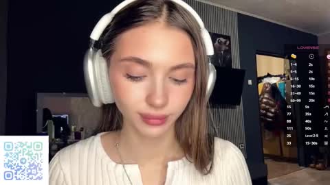 Nia online show from 03/22/26, 03:59