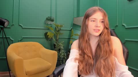 velvet_cherry online show from 01/29/25, 03:37