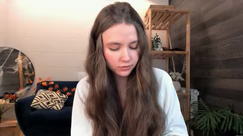 velvet_cherry online show from 10/27/25, 04:11