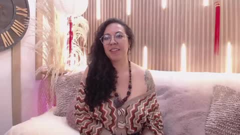 Snapshot of velvet_curly chatting on 05/15/26, 12:45 Emma Curly online show from 05/15/26, 12:45