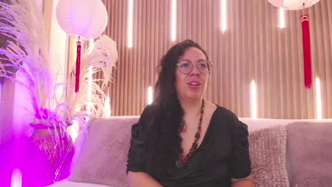 Snapshot of velvet_curly chatting on 05/29/26, 12:14 Emma Curly online show from 05/29/26, 12:14
