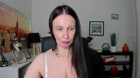 Jasmine online show from 10/03/25, 05:54