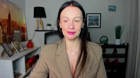 Jasmine online show from 12/23/25, 06:33